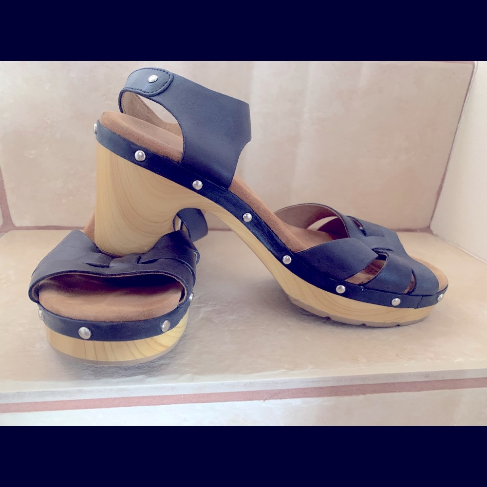 Clarks Leather Clog Sandals